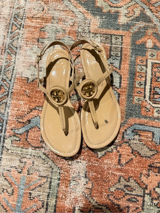 Tory Burch Shoes - Tory Burch Beige Patent Leather Logo Thong Sandals